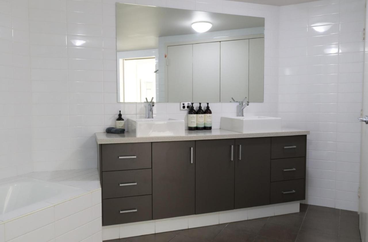Fiveways Balcony, King Bed, Chef'S Kitchen Apartment Fremantle Ngoại thất bức ảnh